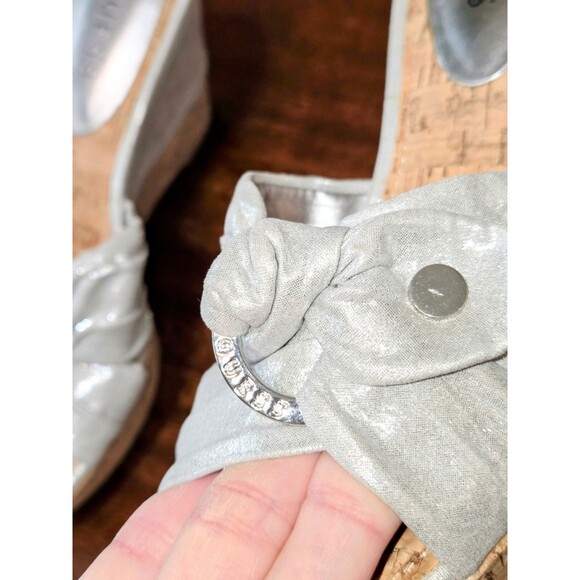 GUESS Silver Metallic Bow Wedge Sandals‎ Women's Size 8M Peep Toe Cork Platform - Picture 3 of 7